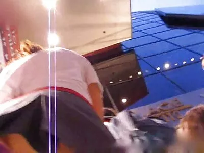 Eles estão fazendo sexo com comendo a novinha legendado lésbicas