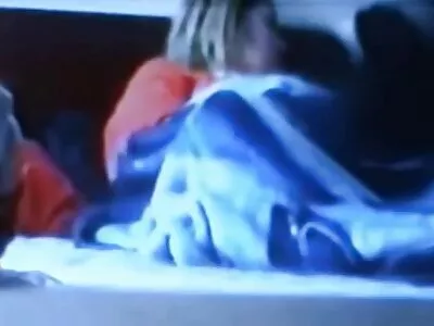 Ele lambe sua buceta e a porno dinheiro legendado esvazia