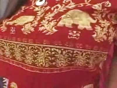 Homem negro maduro enfia o pau na buceta apertada de Busty video de sexo com legenda Milf Olivia Austin