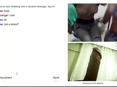 Mulher tatuada pressionada com pornolegendado força