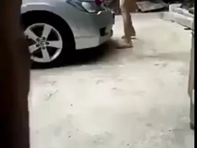 Papai Noel sacanagem abrindo pornolegendado as pernas para o pau