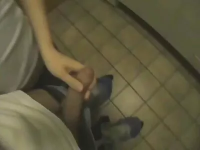 Hardcore feminino sexy em vermelho sexo entre mãe e filho legendado