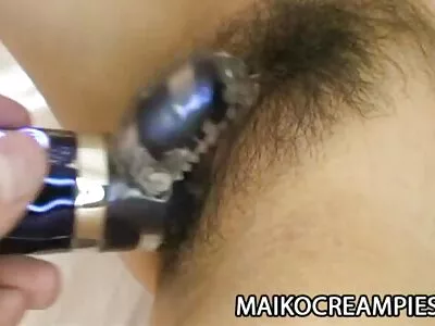 Ela video sexo com legenda desenhou seu amante no sofá